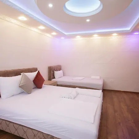 B H B Motel *
