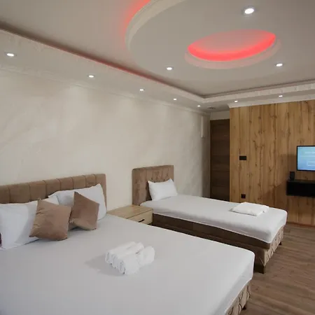 B H B Motel *