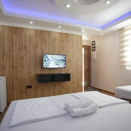 Motel B H B