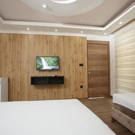 B H B Motel