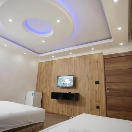 Motel B H B